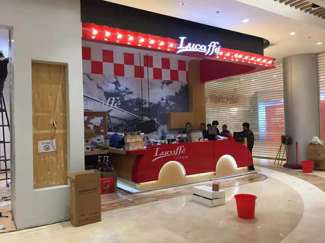 眉山路客咖啡,咖啡廳展柜
